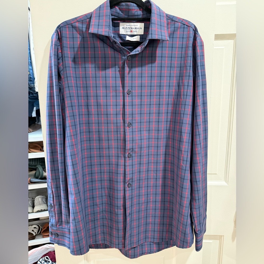 Men’s Mizzen and Main button down dress shirt EUC